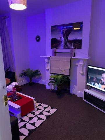 Berks Luxury Serviced Apartments,5 Bedrooms, 5 Double Beds, 2 Bathrooms, Free Super Fast Wifi & Parking Earley Buitenkant foto